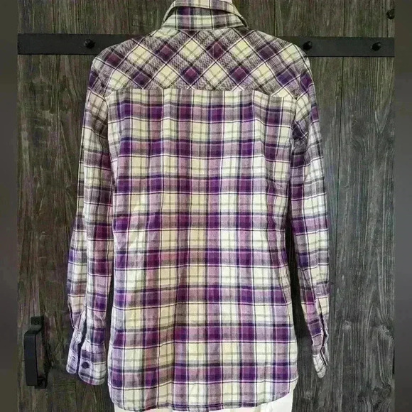 Mountain Equipment Company MEC Button Down Shirt - Size Small - Picture 4 of 8